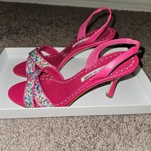 Manolo Blanhnik Lasista Kitten Heals